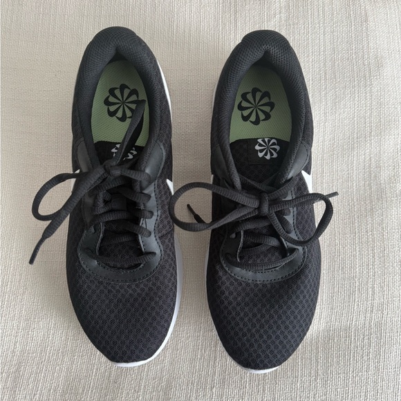 Nike Black and White Sneakers - Picture 3 of 3